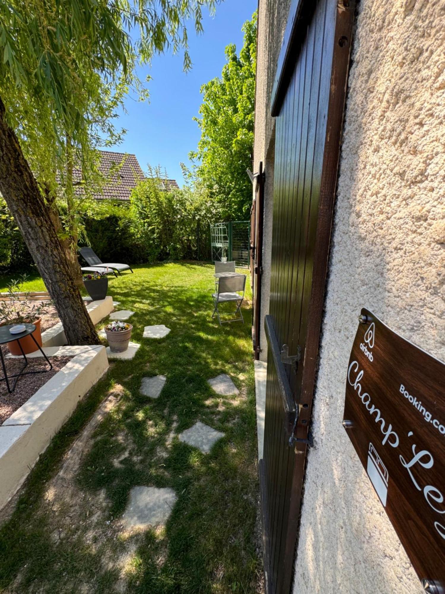 Champ Lez Maison d'hôtes *
